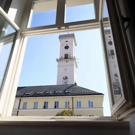 Oysters & Bubbles Gastro Hotel. Rynok Square Szálloda Lviv