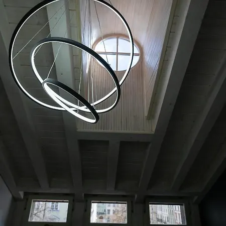 Szálloda Oysters & Bubbles Gastro Hotel. Rynok Square Lviv