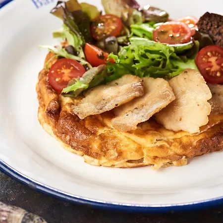 Oysters & Bubbles Gastro Hotel. Rynok Square Szálloda *