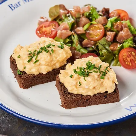 Oysters & Bubbles Gastro Hotel. Rynok Square Szálloda