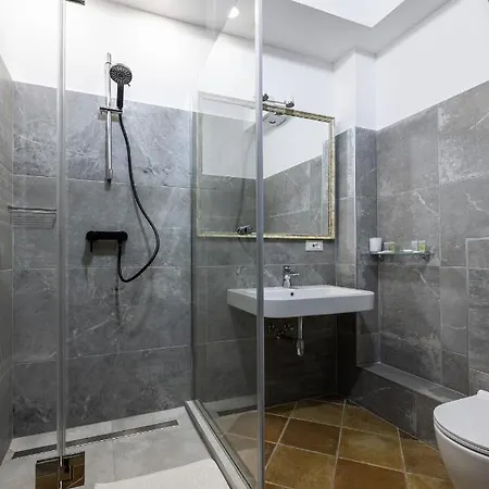 Oysters & Bubbles Gastro Hotel. Rynok Square * Lviv