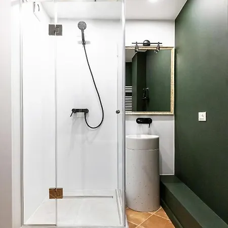 Oysters & Bubbles Gastro Hotel. Rynok Square Ξενοδοχείο Λβιβ