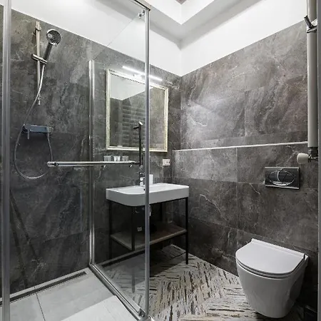 Oysters & Bubbles Gastro Hotel. Rynok Square Ξενοδοχείο *