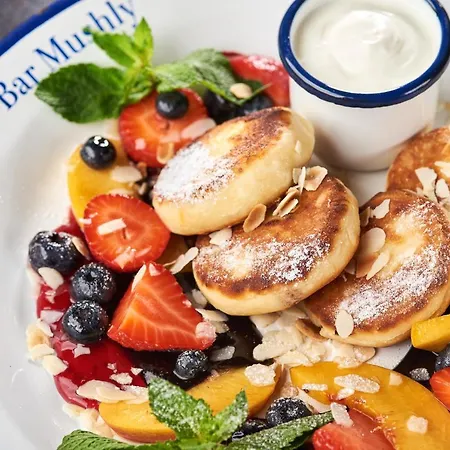 Oysters & Bubbles Gastro Hotel. Rynok Square Hotel Lemberg