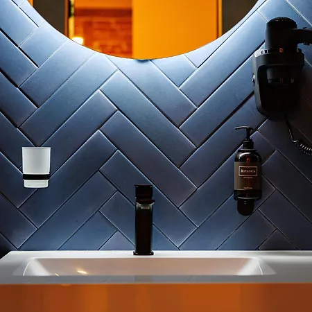 Hotel Oysters & Bubbles Gastro Hotel. Rynok Square *
