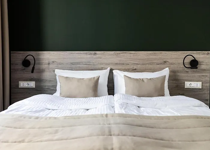 ホテル Oysters & Bubbles Gastro Hotel. Rynok Square *