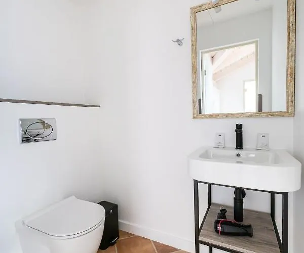 Oysters & Bubbles Gastro Hotel. Rynok Square リヴィウ