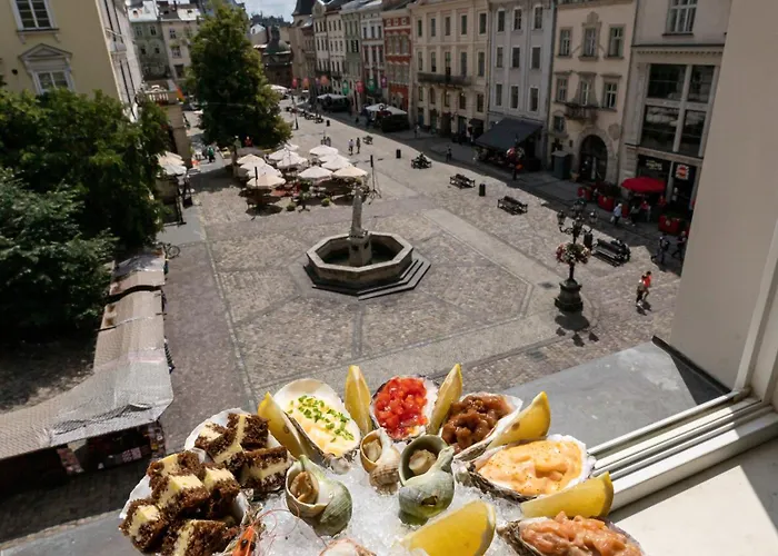 Oysters & Bubbles Gastro Hotel. Rynok Square ホテル リヴィウ