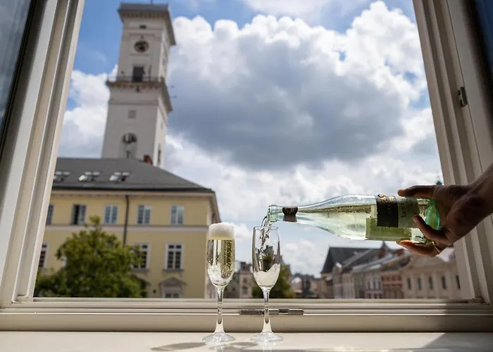Oysters & Bubbles Gastro Hotel. Rynok Square Hotel
