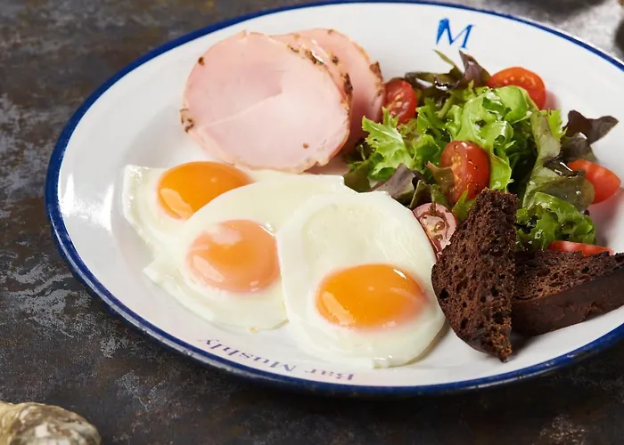 Oysters & Bubbles Gastro Hotel. Rynok Square * Lviv