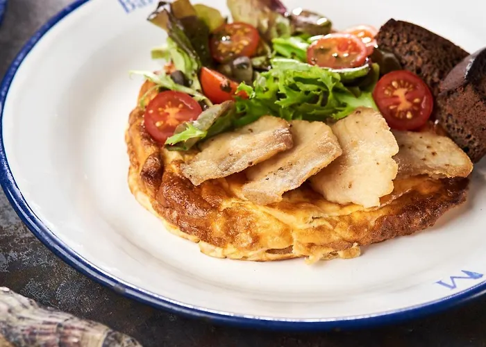 Oysters & Bubbles Gastro Hotel. Rynok Square Hotel *