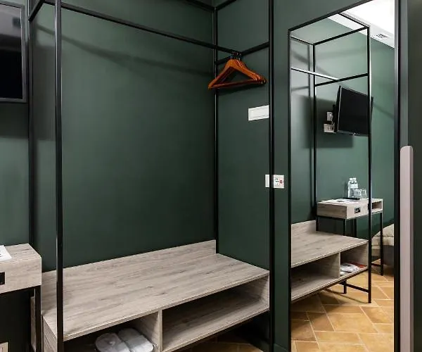 ホテル Oysters & Bubbles Gastro Hotel. Rynok Square