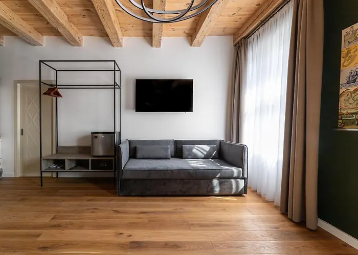 Szálloda Oysters & Bubbles Gastro Hotel. Rynok Square Lviv