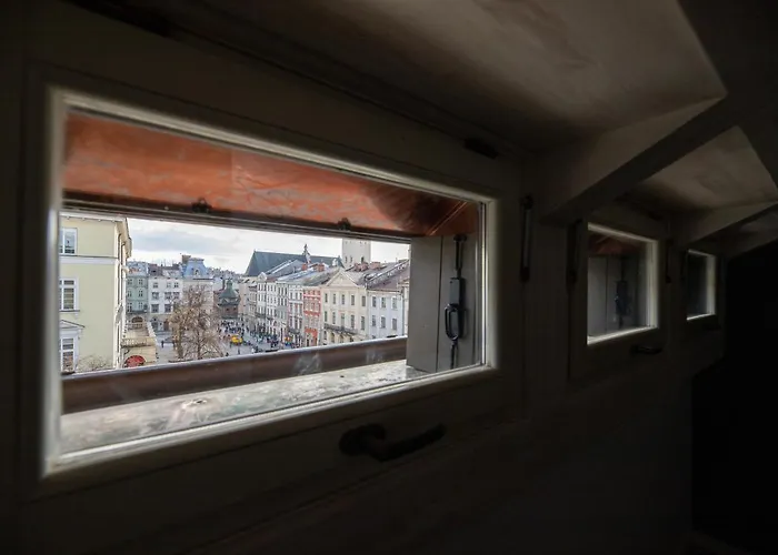 Hotel Oysters & Bubbles Gastro Hotel. Rynok Square *