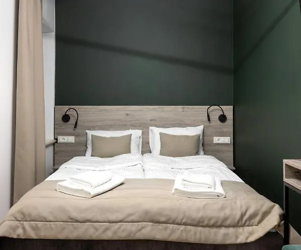 Oysters & Bubbles Gastro Hotel. Rynok Square Hotel *